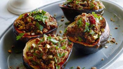 Vegan γεμιστή κολοκύθα με κινόα