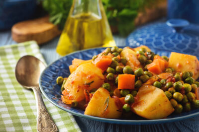 Αρακάς με κρασί και κανέλα