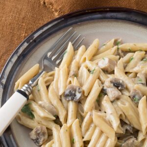 Ζυμαρικά με σάλτσα μανιταριών