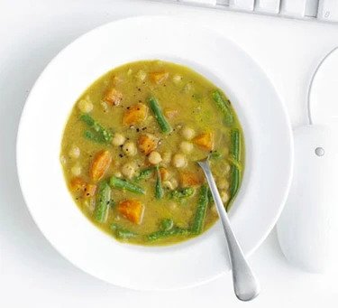 Ινδική σούπα με ρεβίθια και λαχανικά