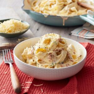 Ιταλική καρμπονάρα με ζυμαρικά φετουτσίνι