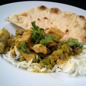 Κοτόπουλο curry στη γάστρα αργού μαγειρέματος