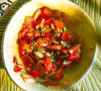 Σάλσα ντομάτας και πιπεριάς με πάπρικα