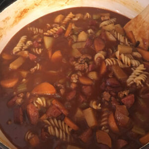 Σούπα με μαύρα φασόλια και λουκάνικο