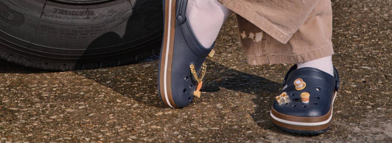 Ένα ζευγάρι για τα πάντα: γιατί το versatile παπούτσι κερδίζει έδαφος